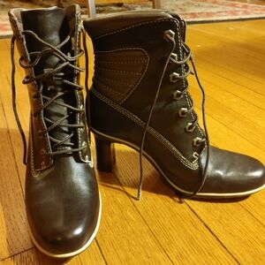 Timberland Women’s Tillston 6‑Inch Heeled Boots – Premium Leather – Size 6